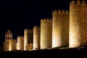 visitar-avila-de-noche