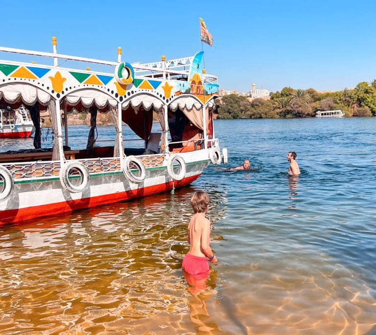 bañarse en el rio nilo