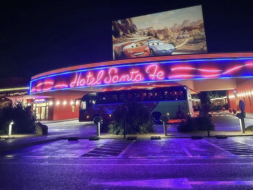 hotel santa fe disney de noche