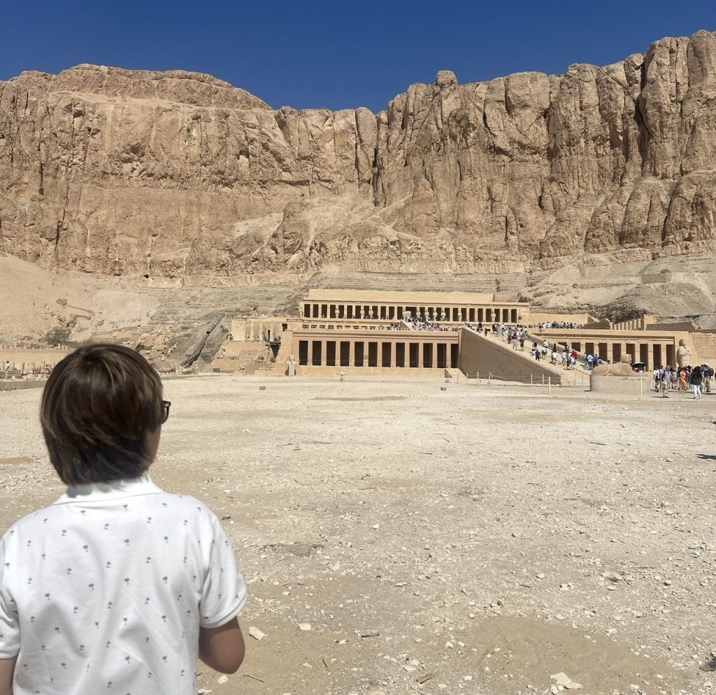 como ir del aeropuerto de luxor al centro